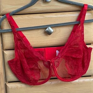 Macy’s Lace Bra, Red, Size 40DDD